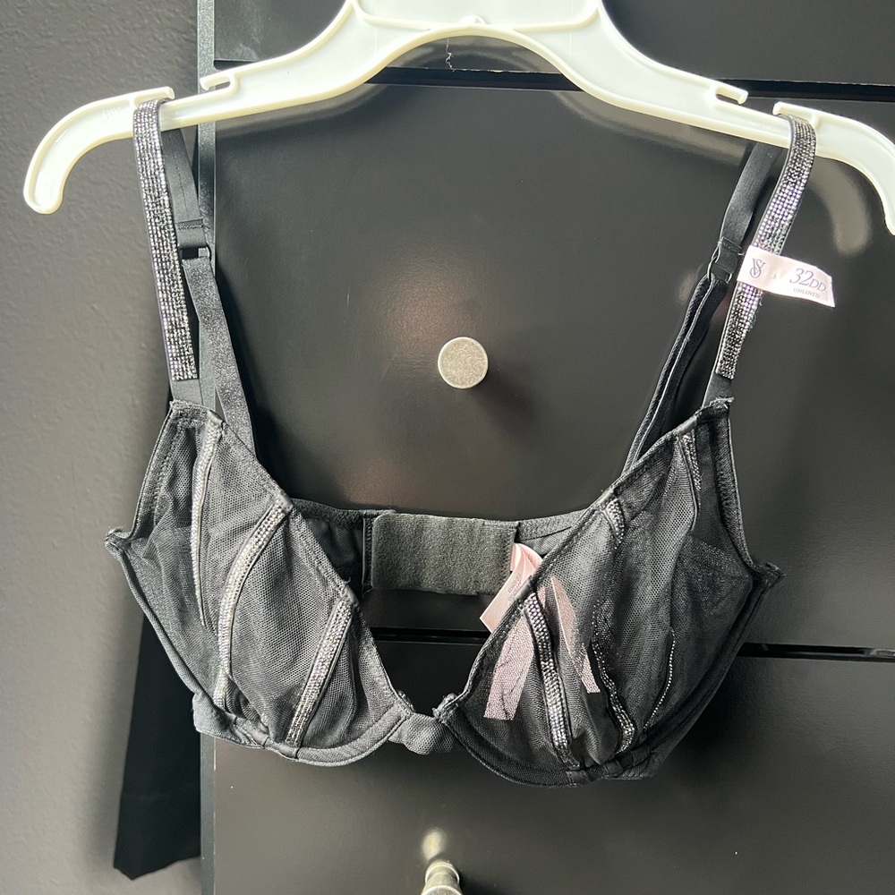 NWT VS Very Sexy Sheer Shine Unlined Low-Cut Demi Bra.